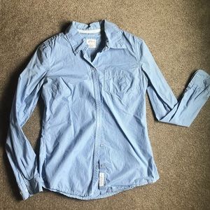 Women’s fitted dress shirt